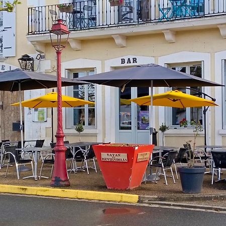 Hotel De France Vatan Экстерьер фото
