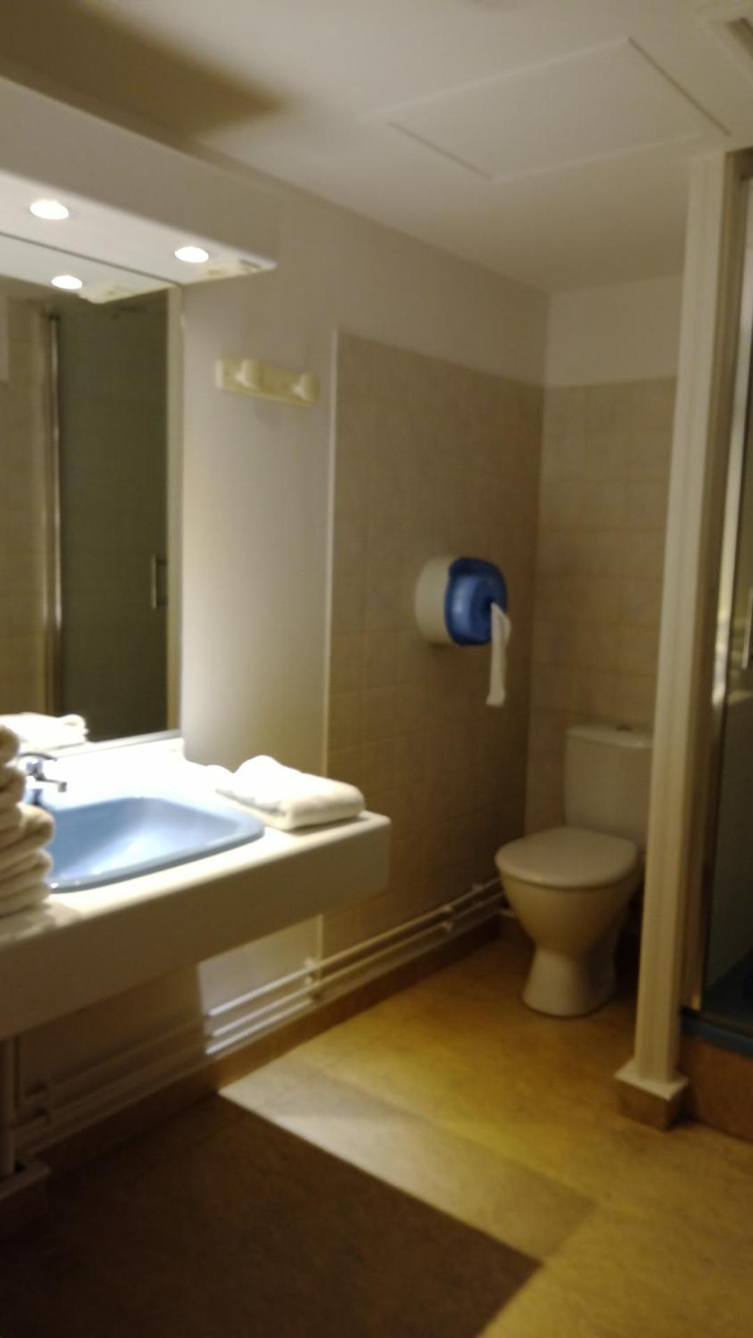Hotel De France Vatan Экстерьер фото